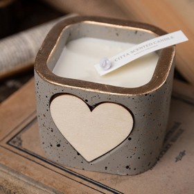 Aroma personalizado para vela perfumada con jabón de rosas como regalo de San Valentín